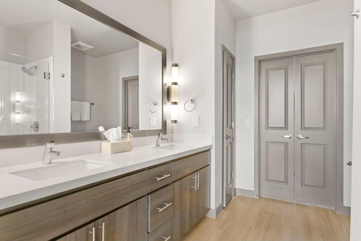 Cozysuites Phx Roro Gym Pool Pets Parking #14 Phoenix Extérieur photo